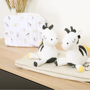 Trousse de toilette bébé pluche et pompon Sauthon baby deco