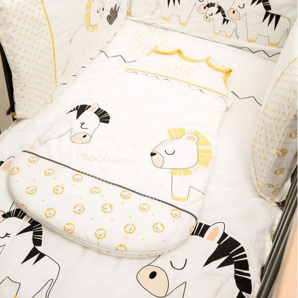 Gigoteuse ouatinée 0-6 mois pluche et pompon Sauthon baby deco