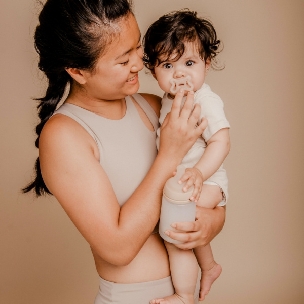 Coffret 4 biberons zerø.zerø et boîte dosseuse vert Suavinex