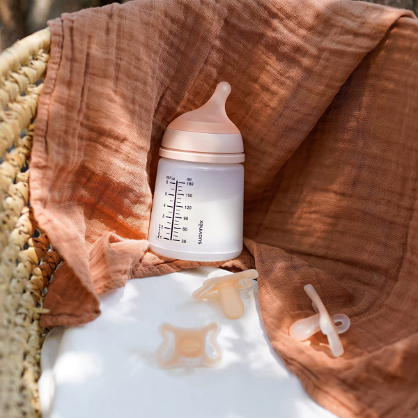 Kit naissance zerø.zerø avec biberon anti-colique 180 ml et sucette symétrique Suavinex