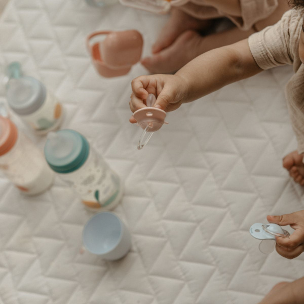 Lot de 2 sucettes symétriques sx pro dreams rose 6-18 mois Suavinex