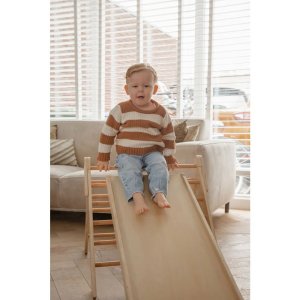 Triangle d'escalade en bois avec toboggan Tryco