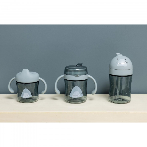 Tasse d'apprentissage avec poignées en silicone - mr. shark Trixie