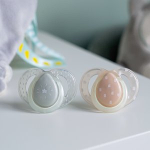 Lot de 2 sucettes nuit closer to nature 6-18m Tommee tippee