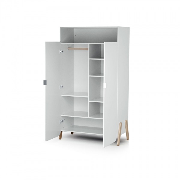 Armoire pirate blanc et hêtre verni At4