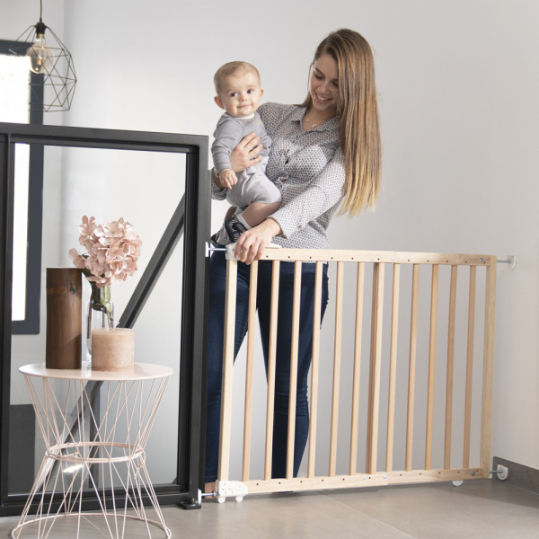 Barrière de sécurité déco pop 63-106 cm fixation vis et pression bois naturel Badabulle
