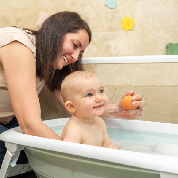 Jouet de bain 4 aspergeurs ouverts en silicone Badabulle