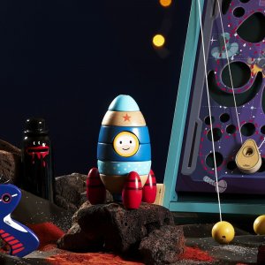 Jouet d'éveil en bois à empiler fusée Vilac