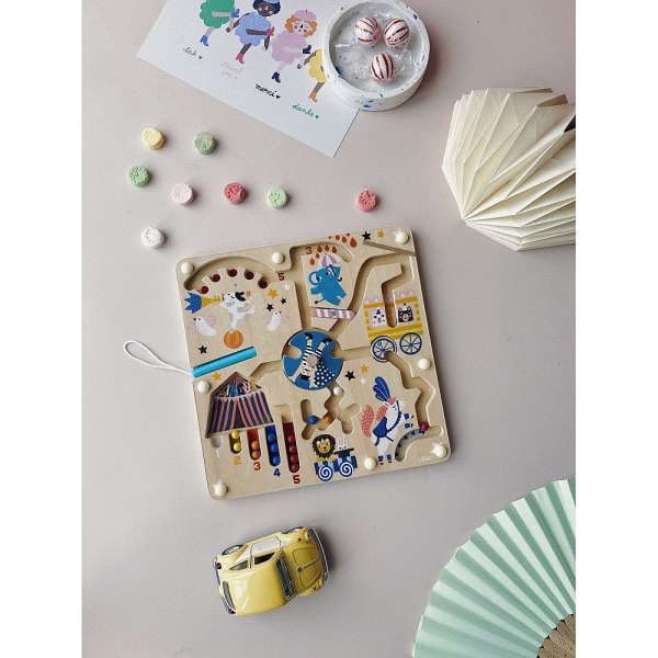 Labyrinthe magnétique circus michelle carlslund Vilac