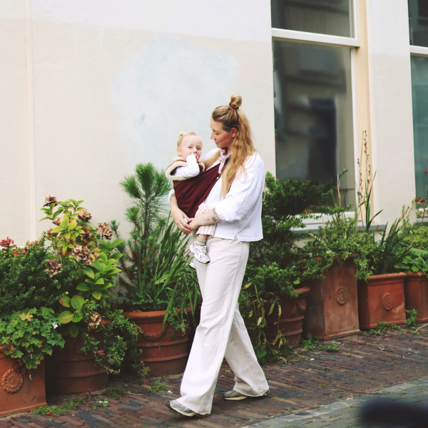 Porte-bébé enfant bordeaux merlot Wildride