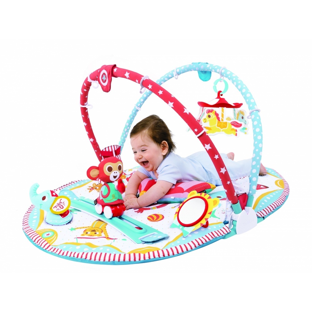 Cb toys Jouet Berceau Et Porte-bébé Avec Accessoires Multicolore